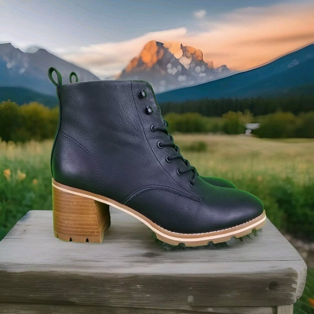 ✅Korks Women's Black Faux Leather Block Heel Lace Up Ankle Boots Womens 9M Biker